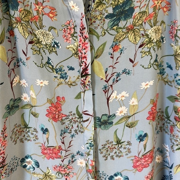 Philosophy Floral Sleeveless High Low Button Down Hidden Placard Polyester Top - Picture 4 of 14